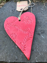 Llwythwch y ddelwedd i wyliwr yr Oriel, Ceramic Hanging Heart
