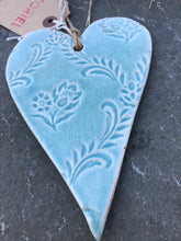 Llwythwch y ddelwedd i wyliwr yr Oriel, Ceramic Hanging Heart
