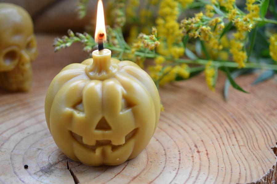 Beeswax Pumpkin Candle